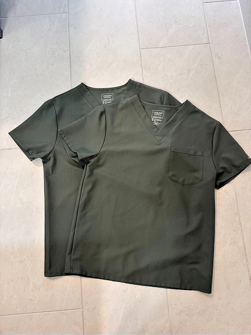 Bundle 2 Cherokee Workwear Originals V-Neck Scrub Top Green Unisex